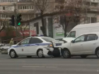Renault протаранил машину ДПС на севере Волгограда: последствия аварии попали на видео