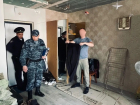 Алиментщика в розыске достали из шкафа в Волгограде