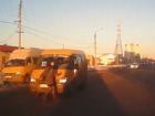 В Волжском попала на видео невероятная везучесть пешехода-нарушительницы