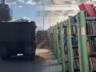 Уникальное книгохранилище уничтожают в Волгограде: книги везут на свалку грузовиками