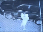 Поджог двух ВИП-авто попал на видео в Волгоградской области