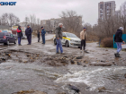 Список самых жутких ям составили для дорог Волгограда: «В каждой луже потенциальный вход в метро»
