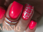 Маникюр с покрытием гель лака в студии MANIQ. Заходи в справочник