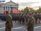Репетиция парада Победы собрала толпы туристов в центре Волгограда   