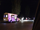 Иномарка с четырьмя людьми перевернулась ночью на набережной Волгограда