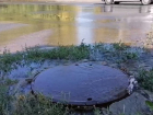 Фонтанирующие канализации в отключенном от воды Волгограде сняли на видео