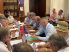 Дачники провели народный сход в кабинете депутата Госдумы в Волгограде