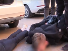 Задержание трио 18-летних друзей после убийства продавца приставки в Волгограде: видео