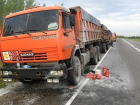 Двое очевидцев вытащили водителя из горящего КамАЗа под Волгоградом