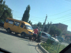 Общественный и личный транспорт не поделили дорогу в Волжском