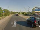 "Ни светофоров, ни знака перехода!": волгоградцы боятся переходить дорогу на Латошинке после смертельного наезда 