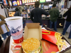 Роспотребнадзор в Волгограде обнаружил множество нарушений в работе McDonald’s