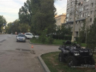 ﻿Квадроцикл без номеров перевернулся в центре Волгограда