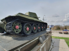 На нём писали «На Путина!»: в Волгограде разрушается памятник-танк Т-34