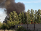 Облако черного дыма охватило бывшую военную часть под Волгоградом