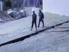 Двое в масках разбили окна и пробрались на базу в Волгограде — видео 