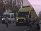 В Волгограде попали на видео пешеходы, не пропускающие «скорую»