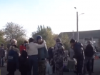 «Пусть всех хранит Господь»: проводы волгоградских мобилизованных попали на видео