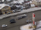 В Волжском на видео попало ДТП с участием пяти иномарок