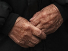 Избившего 84-летнюю «ударницу алкотруда» мужчину осудили на 3,5 года в Волгоградской области