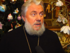 Подключили к ИВЛ: известный 65-летний священник Волгограда попал в реанимацию с коронавирусом