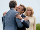 Волгоградские сторонники Жириновского высмеяли любвеобильность президента Франции