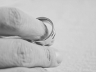 Брак 29-летнего иностранца и 70-летней пенсионерки расторгли в Волжском
