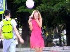 Волгоградцы обсуждают снятый на набережной ролик о вылетающих из рук шариках