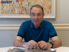 Легендарный мэр Волгограда Юрий Чехов дал повод для пристального внимания в свои 78 лет