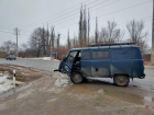 УАЗ и «девятка» столкнулись в районе шлюзов на юге Волгограда: водитель в больнице