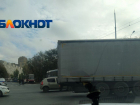 Движение транспорта парализовано в центре Волгограда 