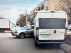 Маршрутка №46с попала в тройное ДТП в Волгограде: фото
