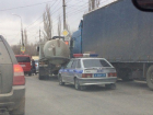 Ассенизатор протаранил фуру и фургон в Волгограде
