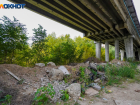 В Волгограде попало на видео смертельное падение мужчины с Астраханского моста