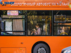 На волгоградской трассе сломался автобус из Астрахани с детьми и беременной женщиной 