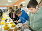 Более 19 тысяч школьников и их родителей высказали свое мнение о школьном питании в Волгограде