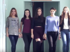 Участницы «Мисс Волгоград-2016» попробовали себя в роли маляров  