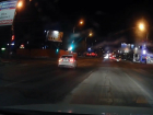 Обнаглевший водитель на ставропольских номерах попал на видео в Волгограде 