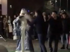 Деда Мороза избили в новогоднюю ночь на главной елке города Волжского