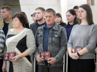 В Волгограде погибших на Украине 10 рядовых и одного матроса наградили орденами Мужества посмертно 