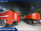В Волгограде почти 7 часов горела база вторсырья: фоторепортаж с места ЧП
