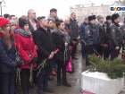 Память жертв теракта на железнодорожном вокзале почтили в Волгограде