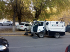 В Волгограде водителей просят не бросать автомобили под щетки подметально-вакуумных машин