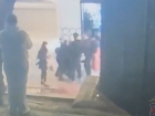 Студента колледжа избили во время поездки на автобусе в Волгограде — видео