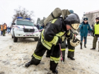 Волгоградские пожарные протащили по центру города двухтонный внедорожник