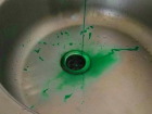 Красителем уранином воду в батареях волгоградцев сделали зеленой 
