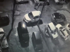 Волгоградцы сняли на видео, как неизвестные воруют бензин из машин по ночам