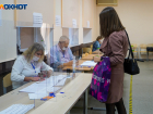 «Ничего не боятся»:  массовые нарушения на выездном голосовании фиксируют в Волгограде