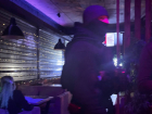 Силовики нагрянули в ночные бары Волгограда: видео 