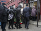 Погибших на пожаре трехлеток-близняшек и 5-летнего мальчика похоронили под Волгоградом 